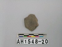 藏品(灰黑色夾砂陶片)的圖片